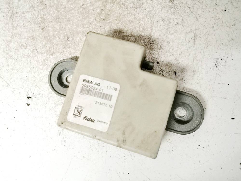 693502401 BMW 5-Series 2006 Antenna Module Unit