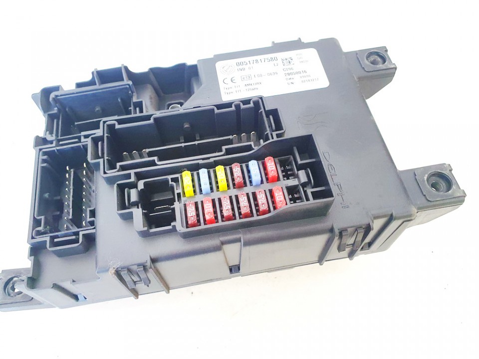 00517817580 28050016 Fuse box Fiat Punto 2007 1.4L EIS01672398 Used