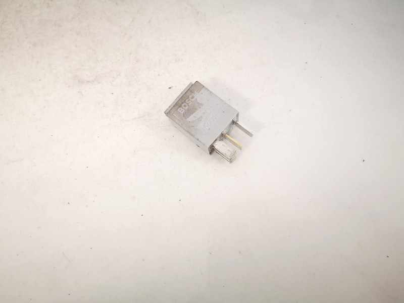 13100504 0332201100 Relay module Opel Meriva 2004 1.7L EIS01622400