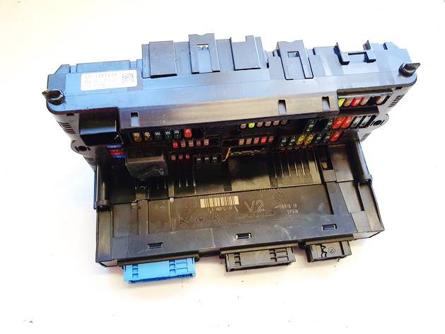 923442101 BMW 5-Series 2010 Fuse box