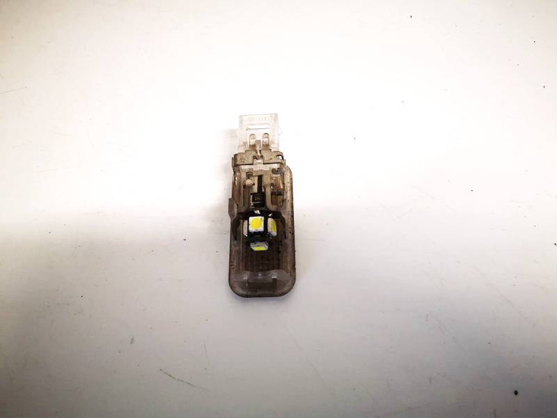 4B0947415 Audi A6 2002 Salono lemputė - Thumbnail 3