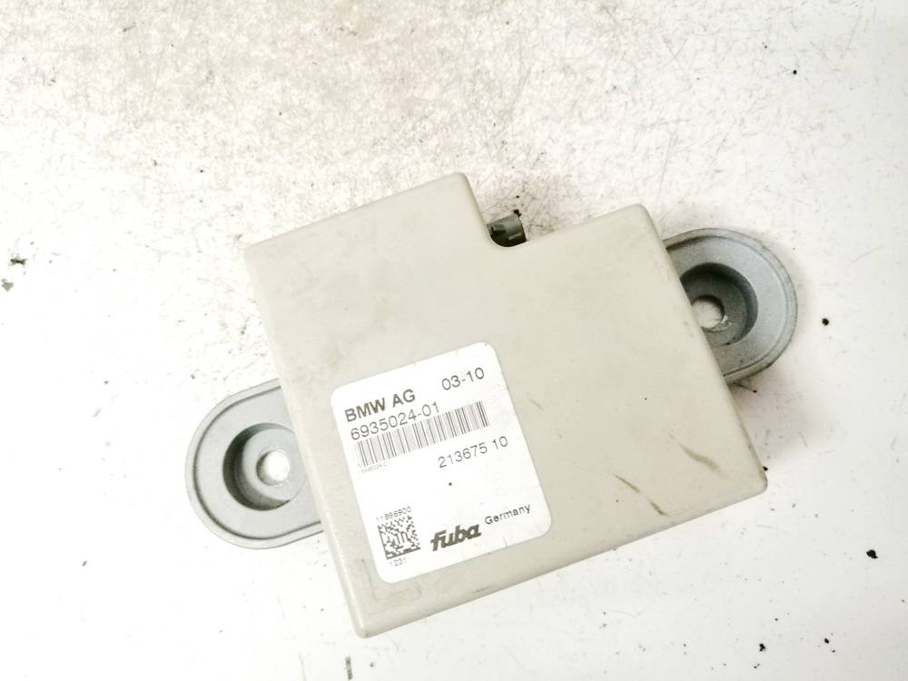 693502401 BMW 5-Series 2006 Antenna Module Unit