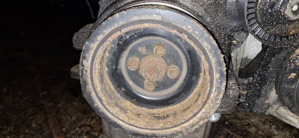 03G105243 Volkswagen Golf 2006 Kloķvārpstas zobrats (plate – rullītis)