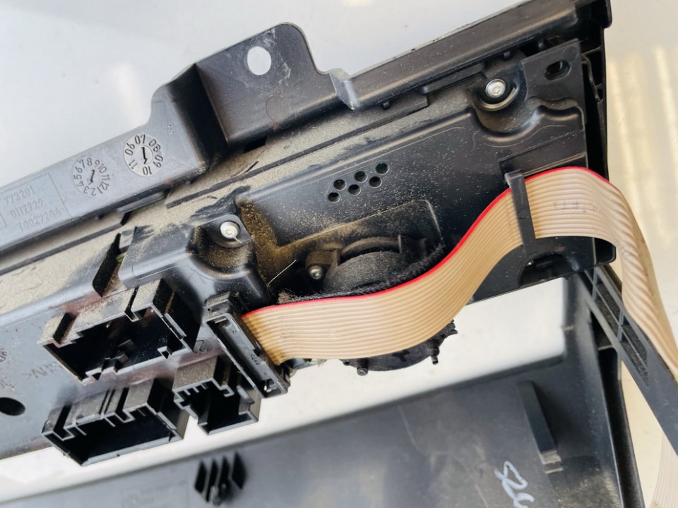 61319208218 BMW X5 2007 Peciuko valdymas - Thumbnail 3