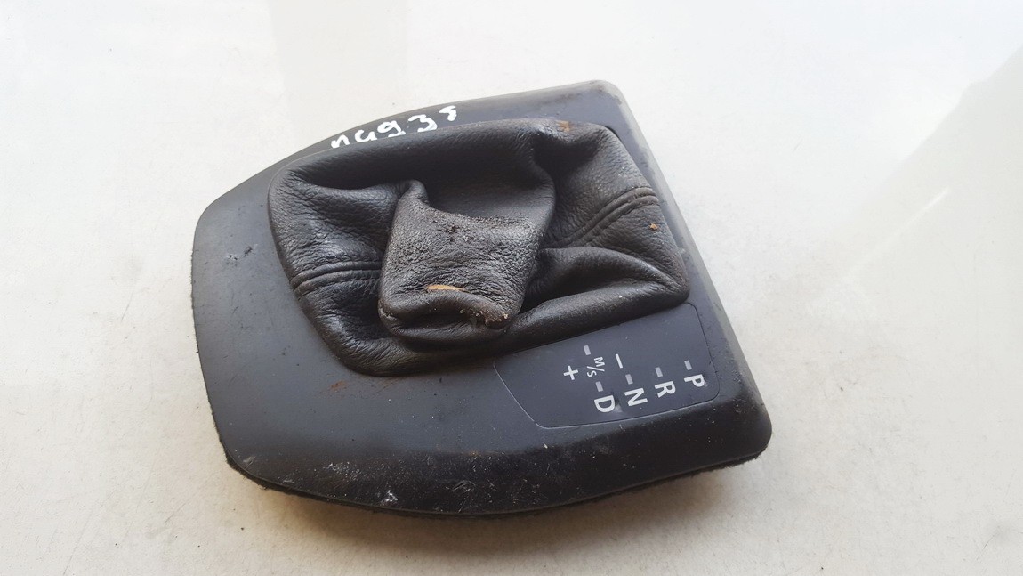 705989605 BMW 5-Series 2005 Interior trim