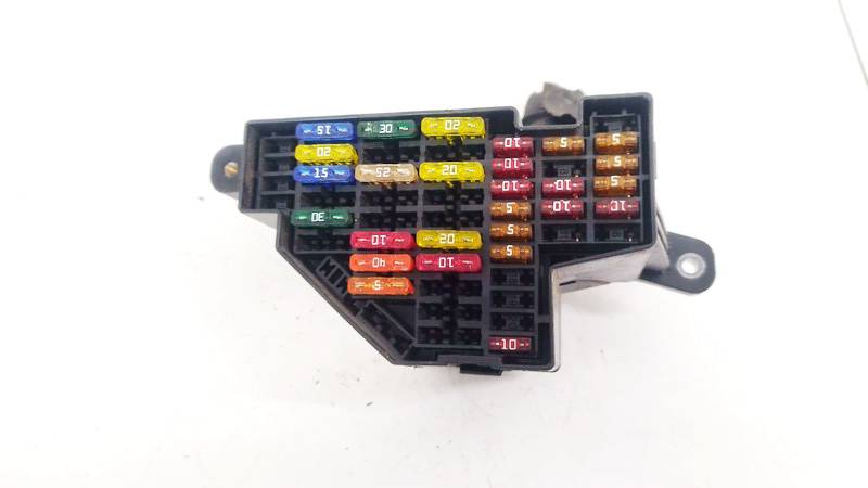Volkswagen Passat 2010 Fuse box - Thumbnail 2