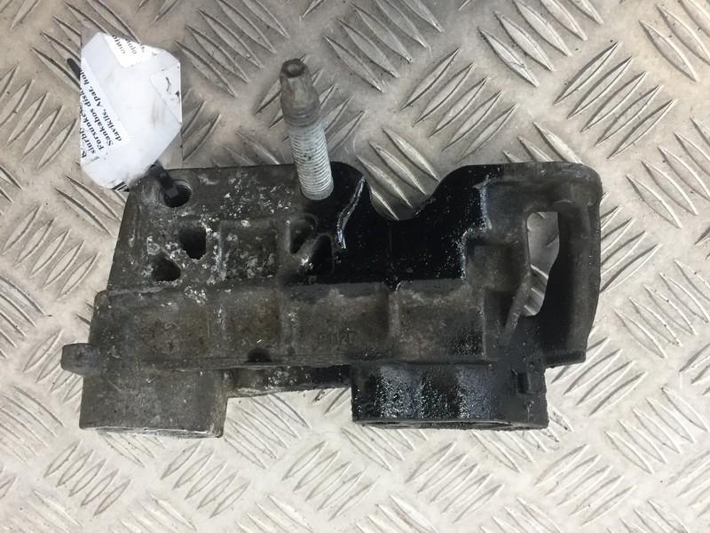 3M516030AE Volvo V50 2010 Engine Mount Bracket and Gearbox Mount Bracket