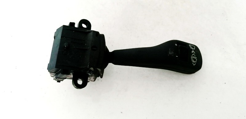 8363669M BMW 3-Series 2000 Pyyhkijän vipu