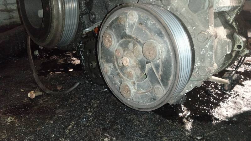 1J0820803F Volkswagen Golf 2000 Pompa klimatyzacji - Thumbnail 2