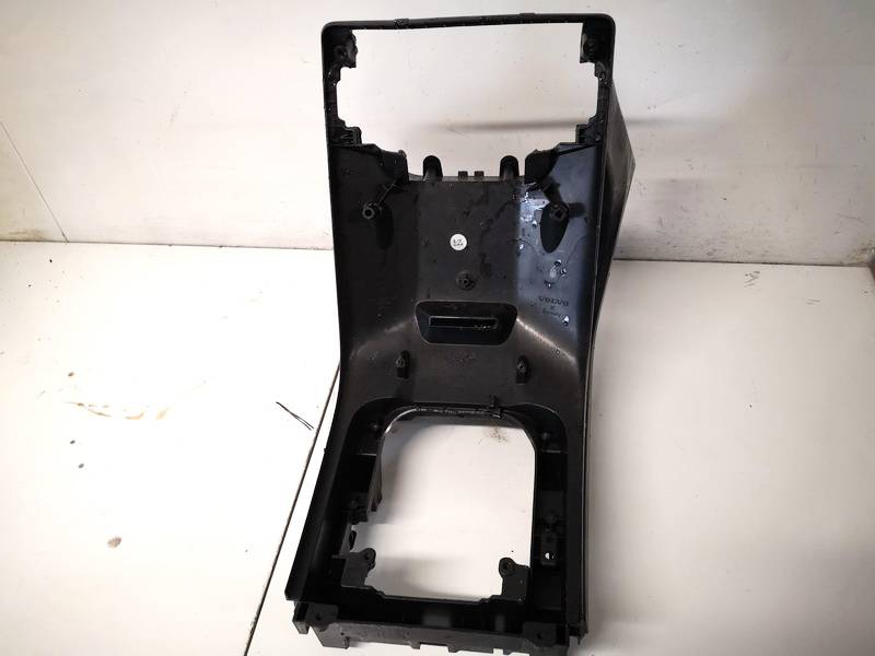 30672195 Volvo V70 2008 Interior trim