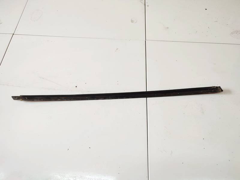 SAAB 9-3 2004 Listón embellecedor de la ventana de la puerta trasera - TRASERO DERECHO - Thumbnail 3