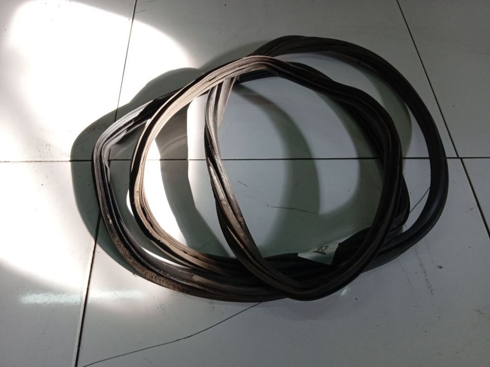 GM13241419 Opel Zafira 2009 Door Rubber - REAR RIGHT