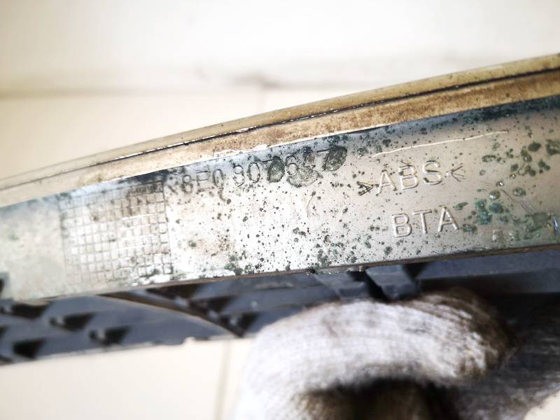 8E0807647 Audi A4 2001 Hood grille - FRONT - Thumbnail 3