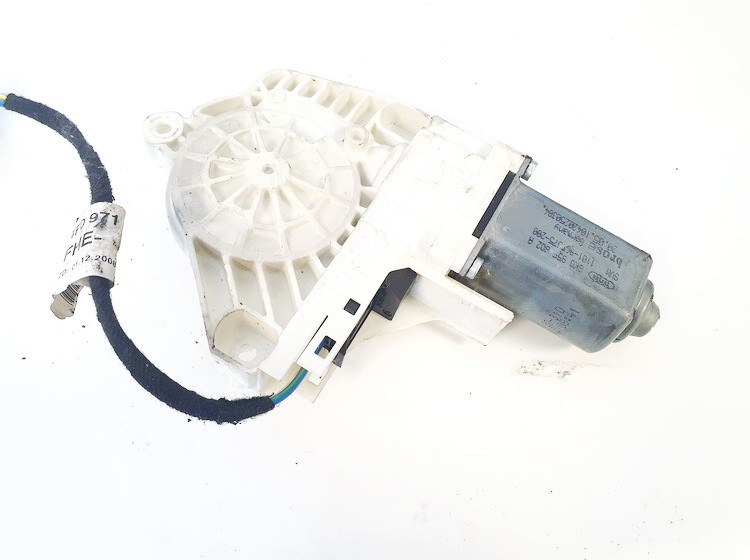 8K0959802A Audi A6 2010 Silnik podnośnika szyby drzwi - PRZEDNIE PRAWE