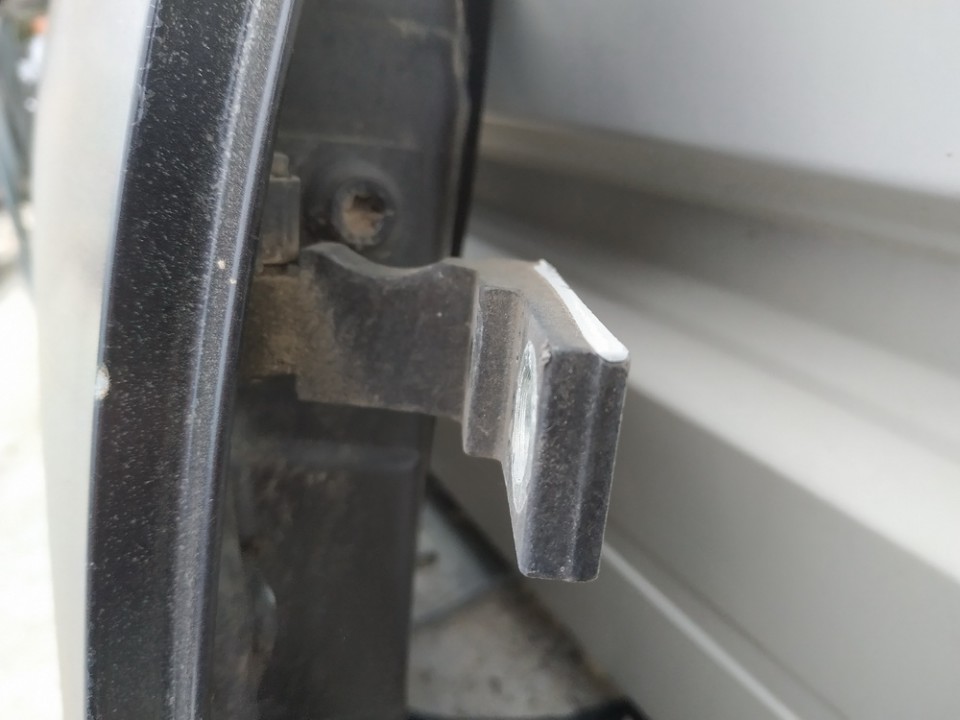 Audi A4 2001 Priekiniu duru vyris P.