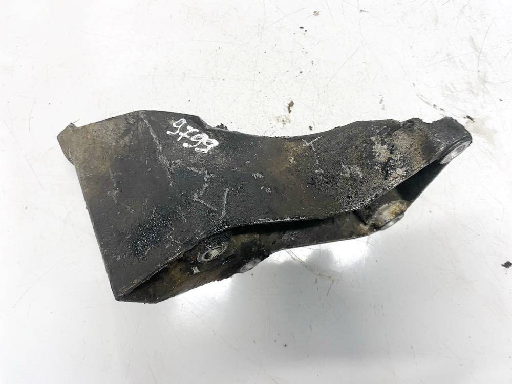 8D0199307P Audi A4 2000 Engine Mount Bracket and Gearbox Mount Bracket