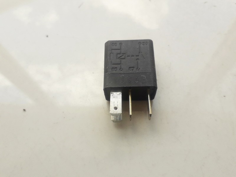 11130787E 1/1130/87E, 702.30, D272 Relay module Fiat 500 2013 1.2L EIS00822449 Used Auto