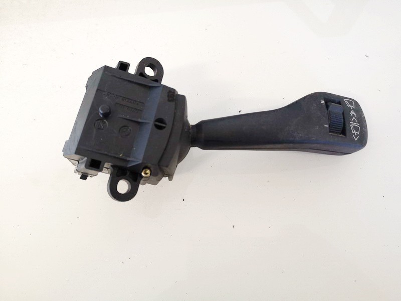 8363669M BMW 3-Series 2000 Pyyhkijän vipu