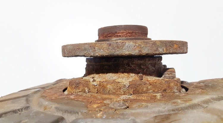 Skoda Octavia 2007 Steering knuckle - FRONT RIGHT - Thumbnail 3