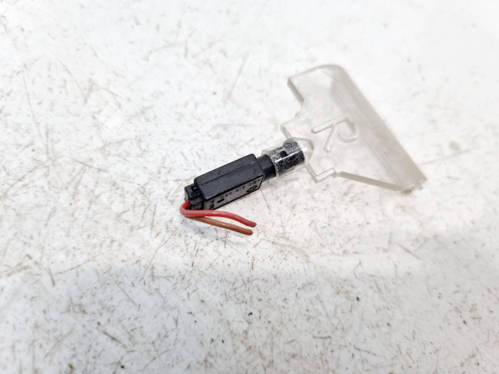 4B0919063A Audi A6 2000 Salono lemputė