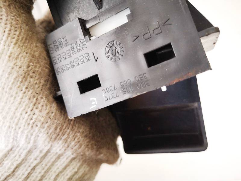 3B0885737C Volkswagen Passat 2003 Seat Lock Latch assembly - Thumbnail 4