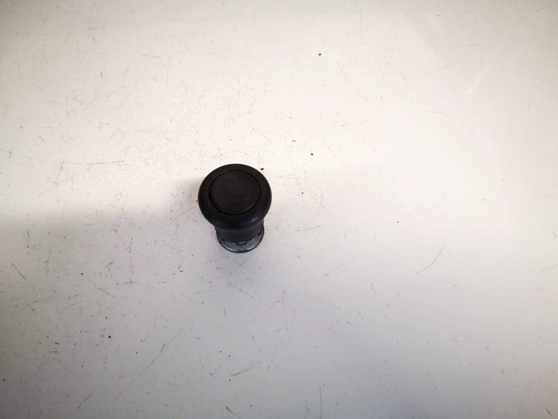 Skoda Octavia 2004 Cigarette lighter cover assembly