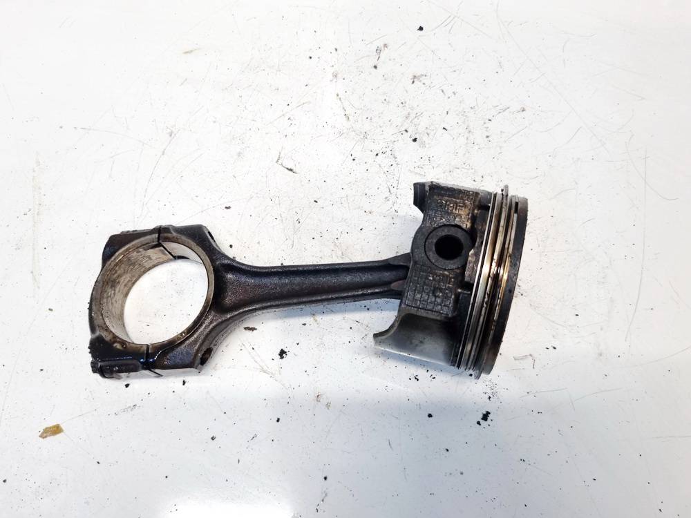 Peugeot 607 2000 Piston and Conrod (Connecting rod)