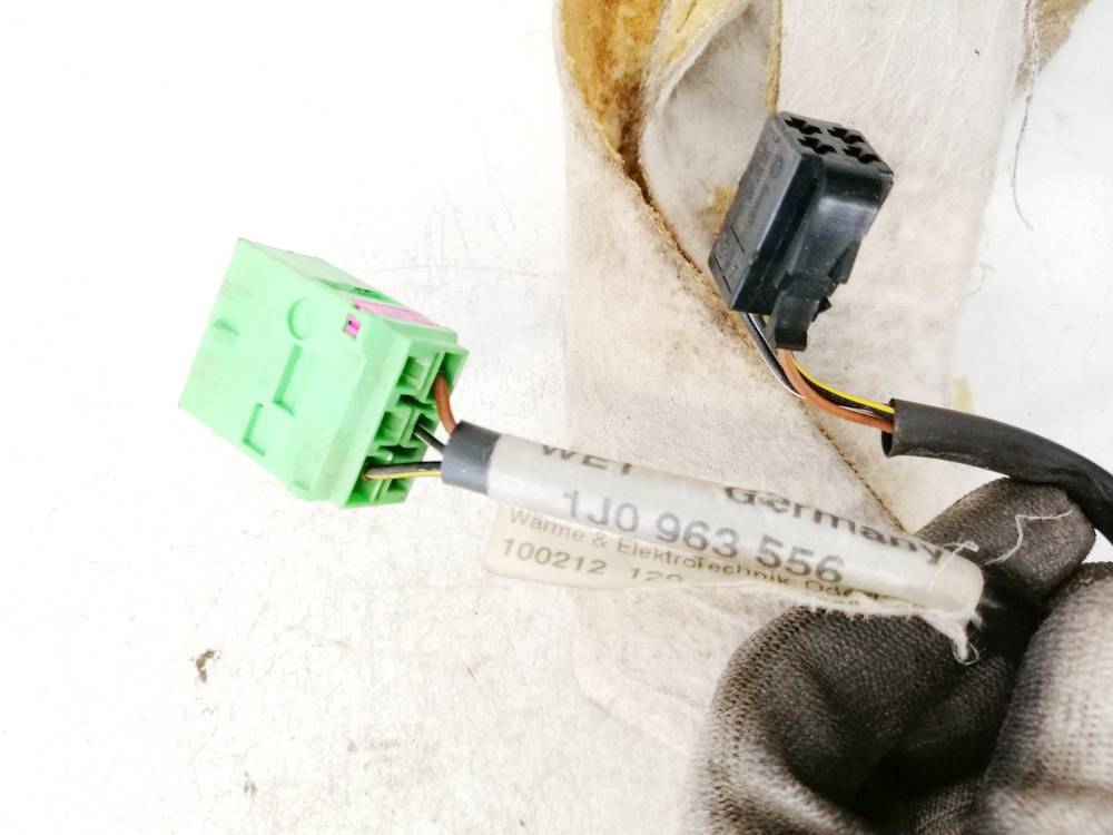 1J0963556 Volkswagen Bora 1998 Sedynes sildymo elementas - Thumbnail 3