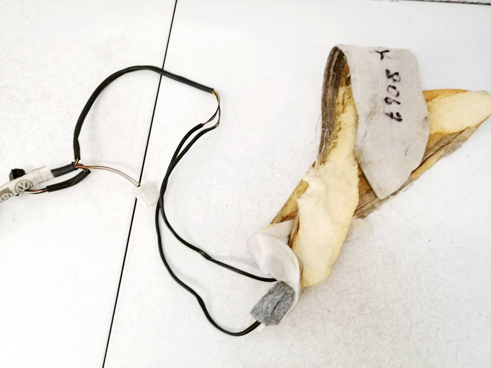 1J0963556 Volkswagen Bora 1998 Sedynes sildymo elementas - Thumbnail 2