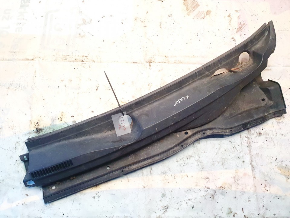 557820F010 Toyota Corolla Verso 2008 Abdeckung Windschutz Wasserkastenabdeckung