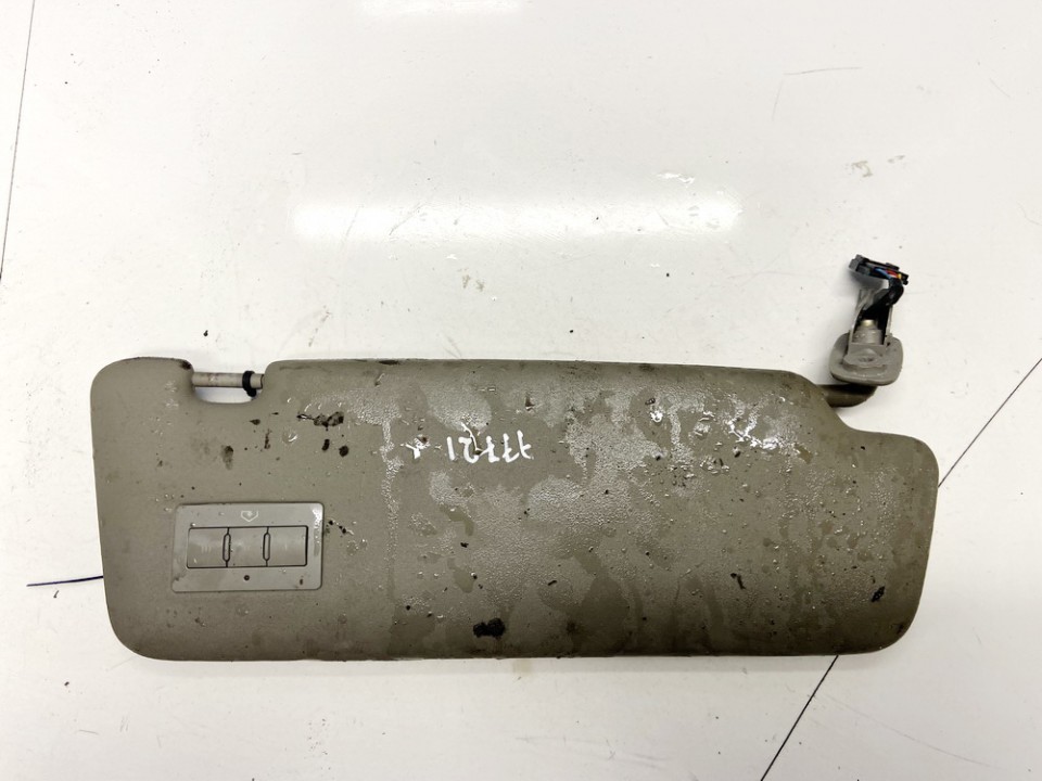 8E0857551 Audi A4 2002 Sun Visor, With Light and Mirror and Clip
