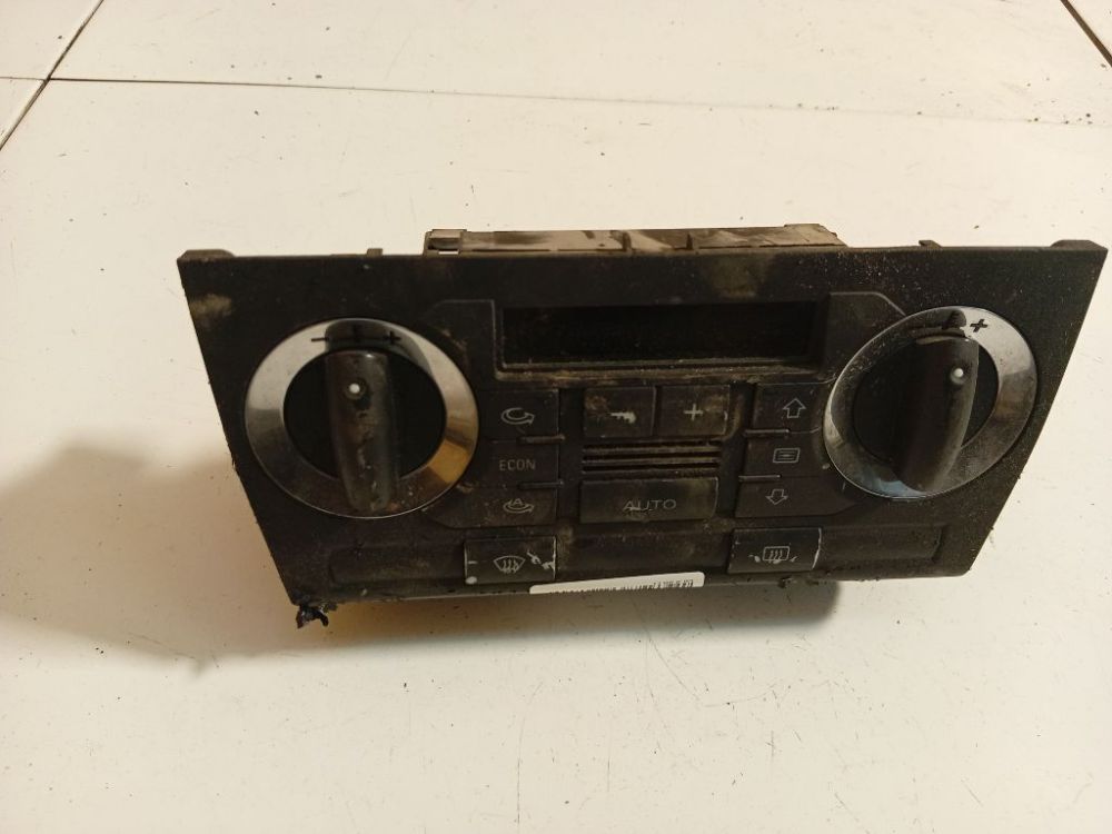 8P0820043B Audi A3 2003 Climate Control Panel (heater control switches)