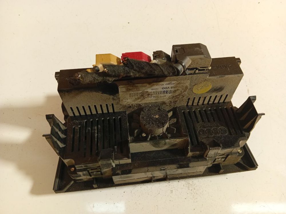 8P0820043B Audi A3 2003 Climate Control Panel (heater control switches) - Thumbnail 3