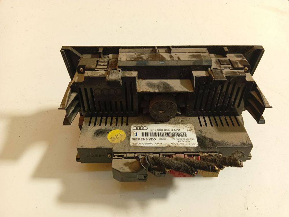 8P0820043B Audi A3 2003 Climate Control Panel (heater control switches) - Thumbnail 4