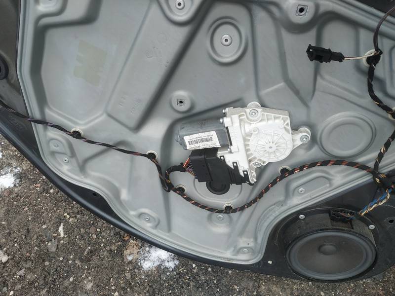 Skoda Octavia 2012 Door winder mechanism (Window Regulator) - REAR LEFT