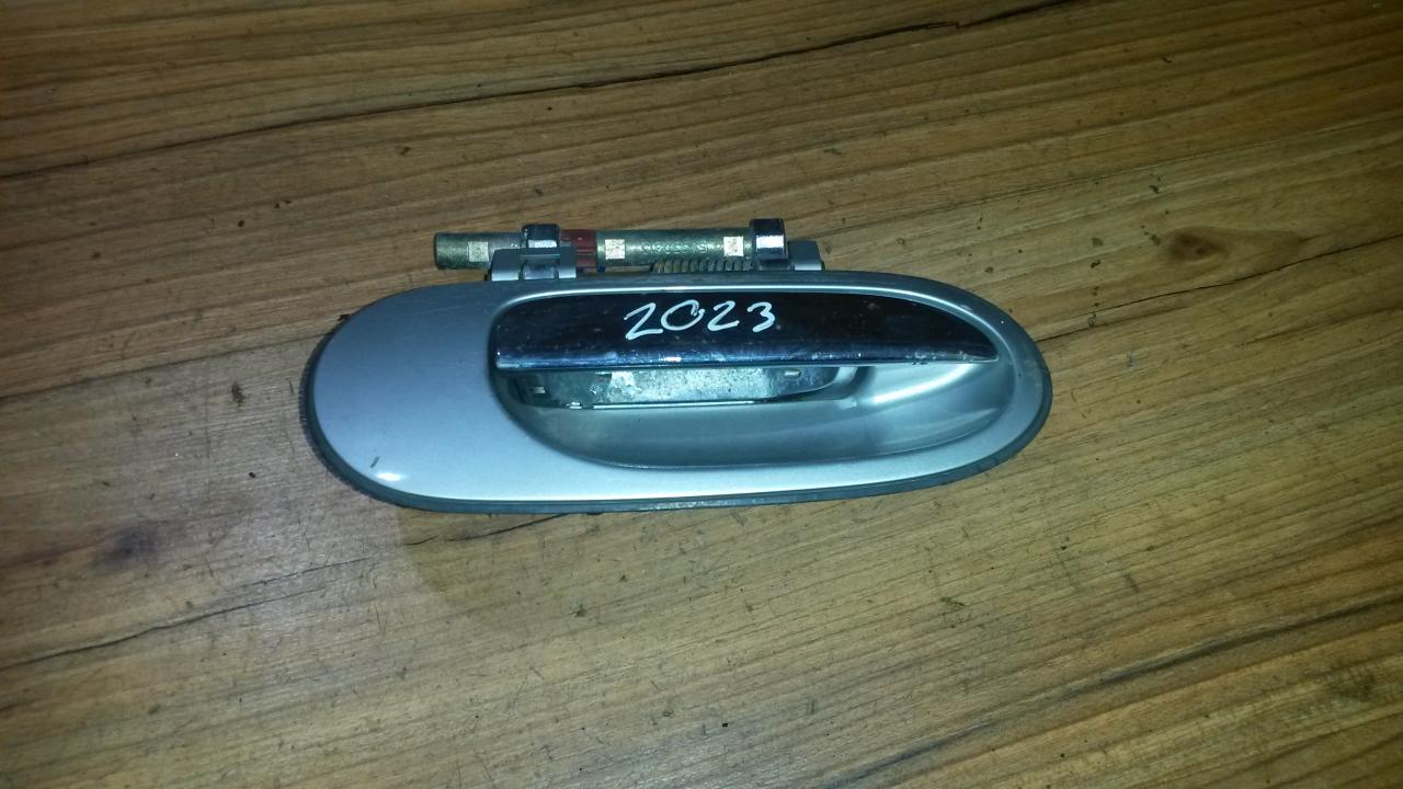 Nissan Almera Tino 2002 Poignée de porte extérieure arrière droite