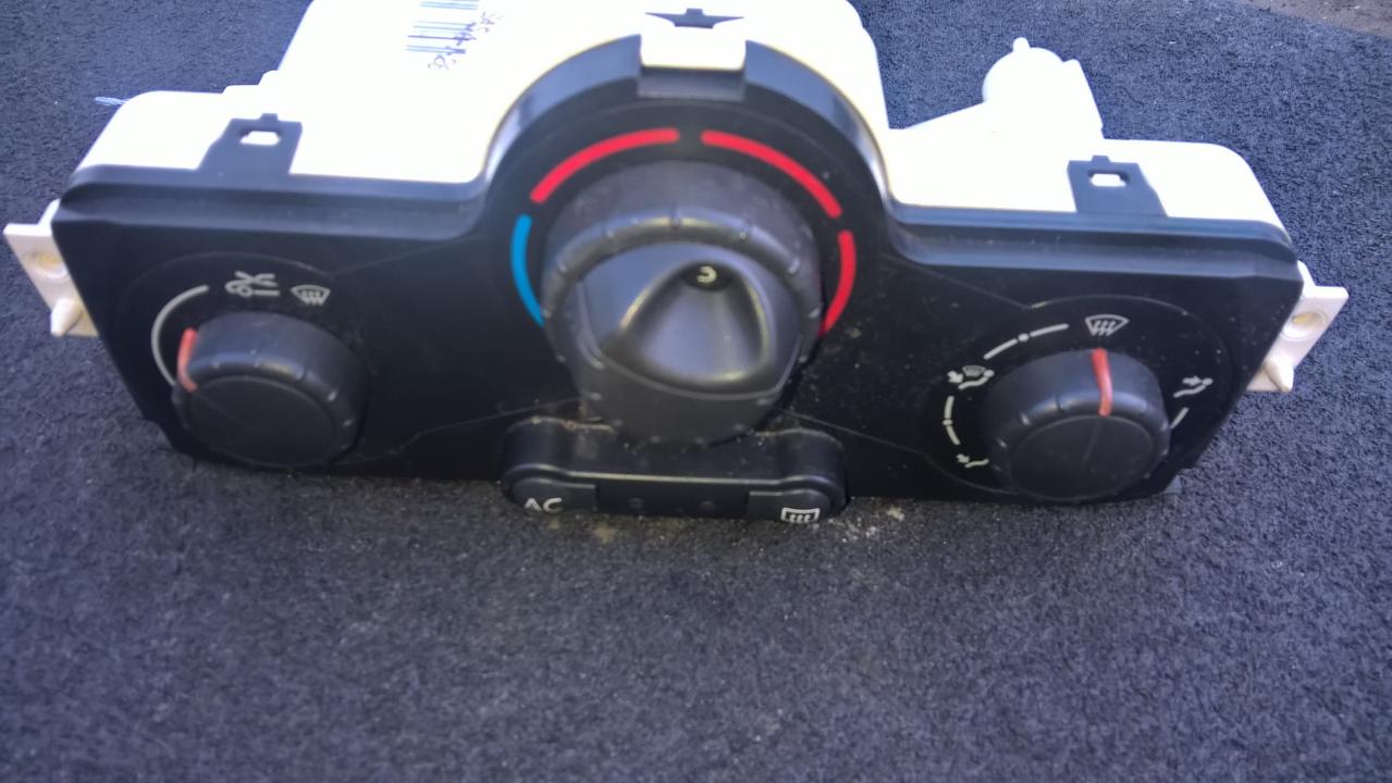 69580001 F6665720 Climate Control Panel (heater control switches