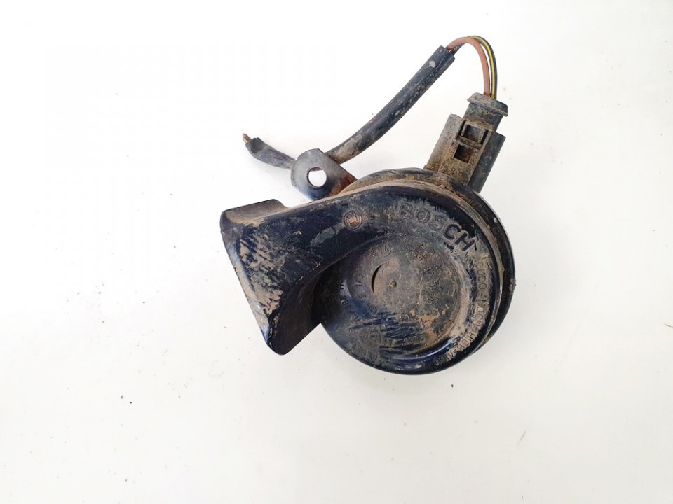 011157 Volkswagen Passat 2002 Garso signalas