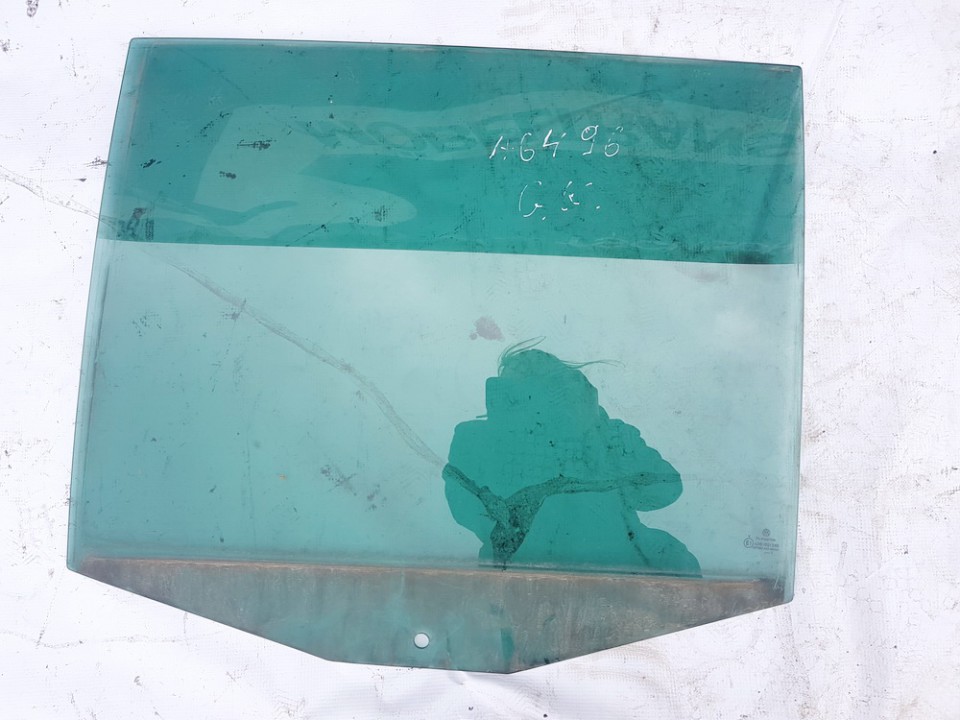 Volkswagen Touran 2003 Durvju stikls - AIZMUGURE PA KREISI