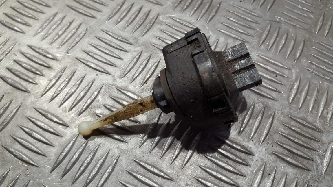 0307852309 BMW 3-Series 1997 Zibinto aukscio reguliatorius (korektorius)