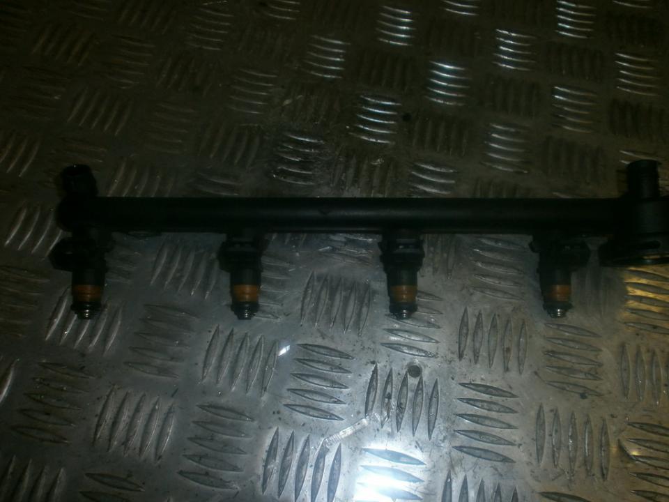 ITG048 Renault Scenic 2003 Fuel injector rail (injectors)(Fuel distributor)