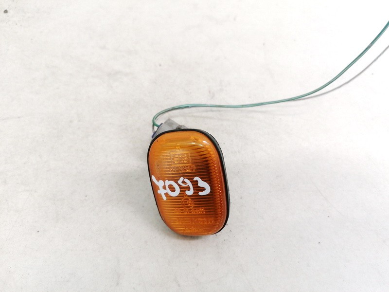 E13013047 Toyota Previa 2001 Seitenblinker (Kotflügelblinker) Vorne Linke