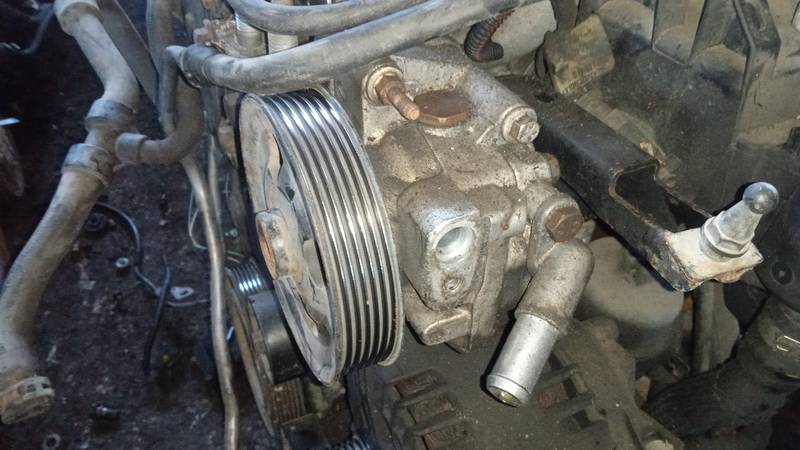 Ford Mondeo 2010 Bomba de dirección hidráulica