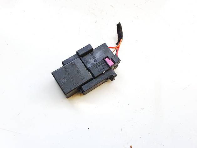 4H0951253C Skoda Superb 2012 Relay module - Thumbnail 3