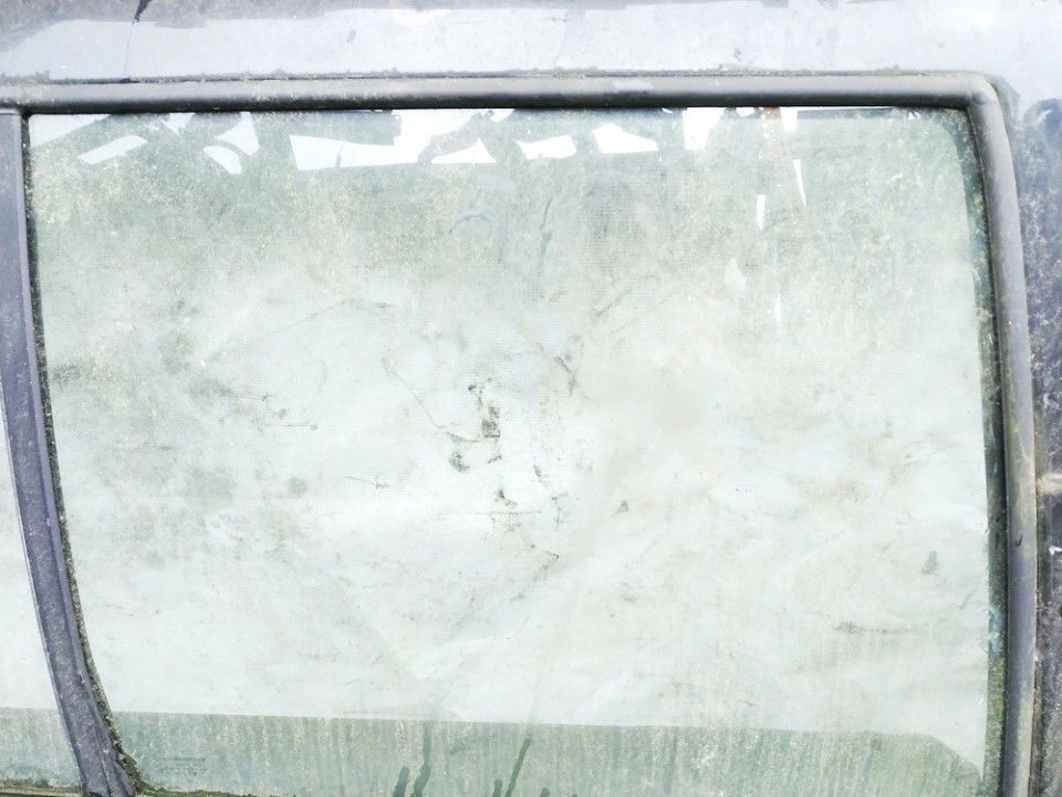 Volkswagen Bora 2003 Szyba drzwi - TYLNE PRAWE