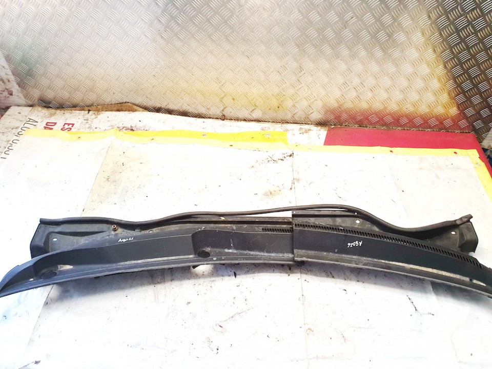 557820F010 Toyota Corolla Verso 2004 Abdeckung Windschutz Wasserkastenabdeckung