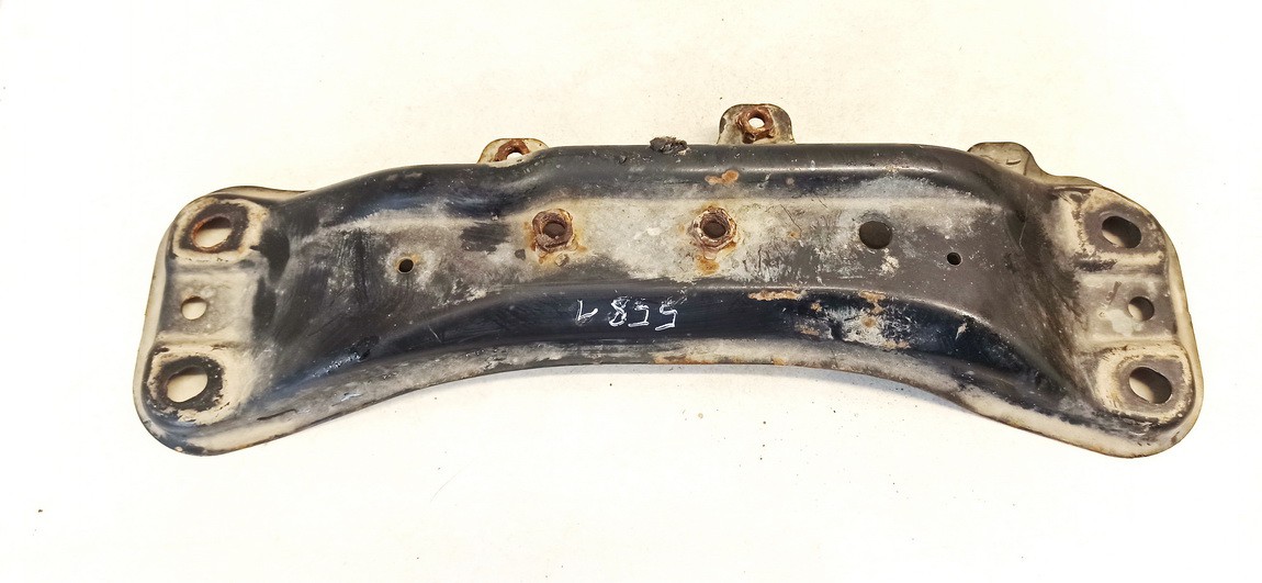 used used Engine Mount Bracket and Gearbox Mount Bracket Subaru Outback