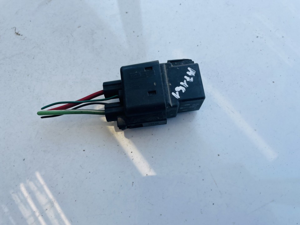 94vg14n089f1b v23136j4x43 Glow plug relay Ford Mondeo 2002 2.0L