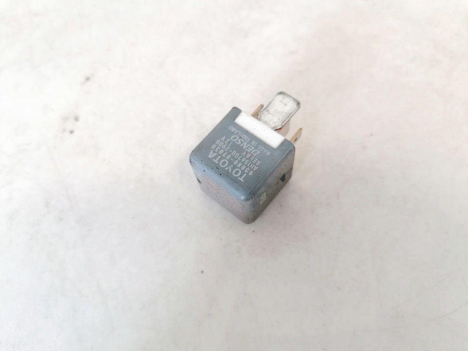 9008087030 Toyota Avensis 2005 Relay module