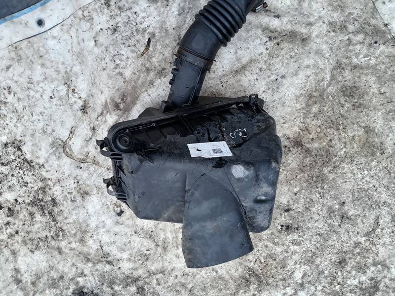 1770127180 Toyota Avensis Verso 2003 Air filter box